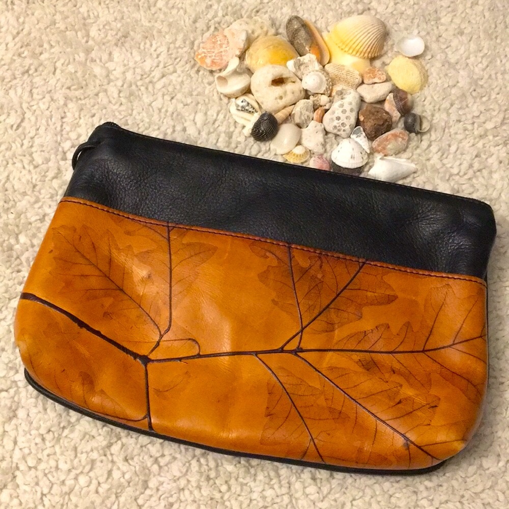 Vintage Leaf Leather Purse🍁 🍂 🍁